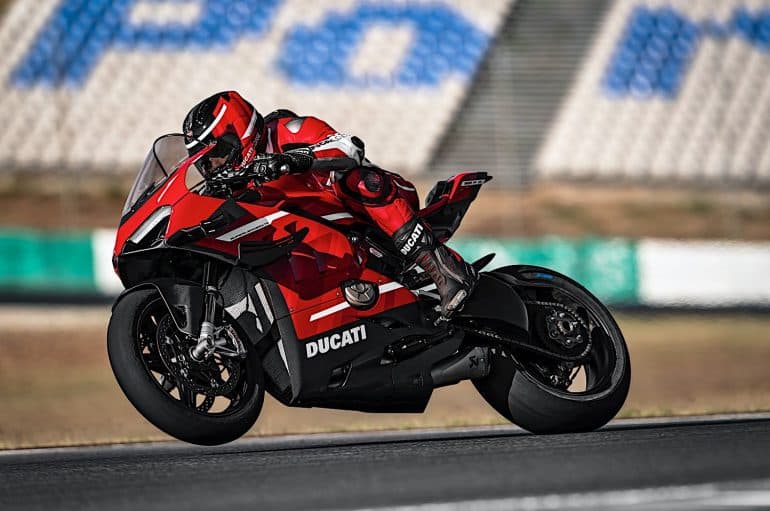 Ducati Superleggera V4 ความแรงแบบรถแข่งในสนาม แต่ถูกกฎหมายบนท้องถนน