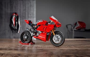เปิดตัว Ducati Panigale V4R ในรูปแบบตัวต่อ LEGO