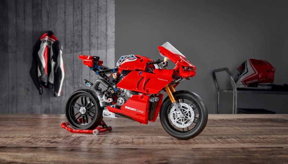 เปิดตัว Ducati Panigale V4R ในรูปแบบตัวต่อ LEGO