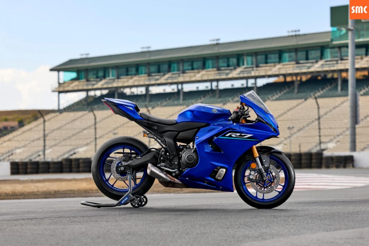 Yamaha R7