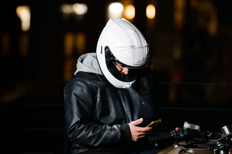 SENA Phantom & Phantom ANC หมวกกันน็อกอัจฉริยะที่รวมทุกฟังก์ชันไว้ในใบเดียว