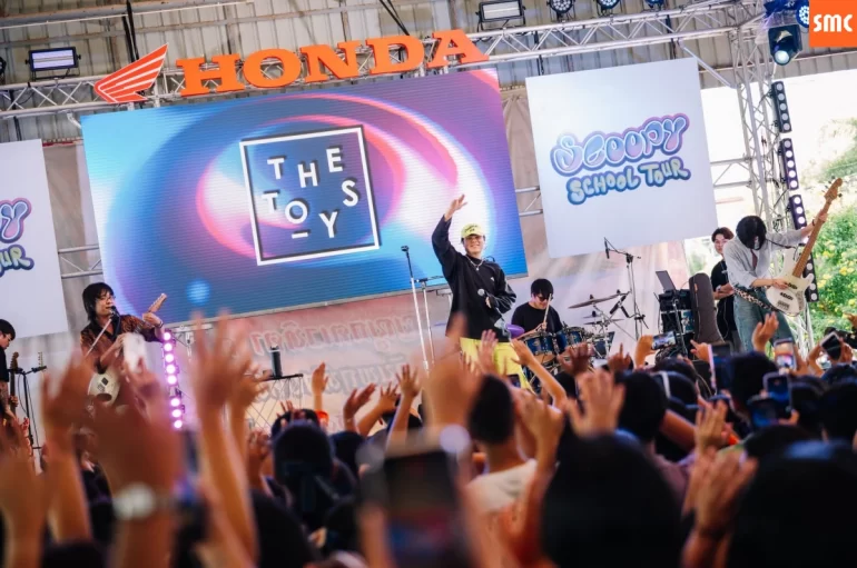 สรุปภาพความสนุก! รถจักรยานยนต์ฮอนด้า จัดเต็ม Scoopy School Tour ยกทัพศิลปิน What The Duck บุก 9 โรงเรียนทั่วไทย